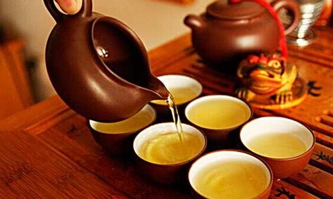 幽默口才训练案例分析:喝茶的好处!