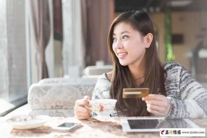 真正聪明的女人，有时候看起来很“笨”_嘉待情感