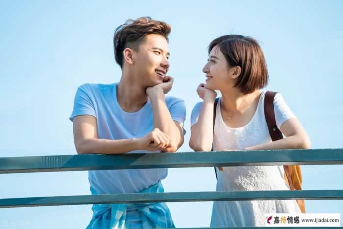 和初恋男友暧昧不清，险些离了婚_嘉待情感