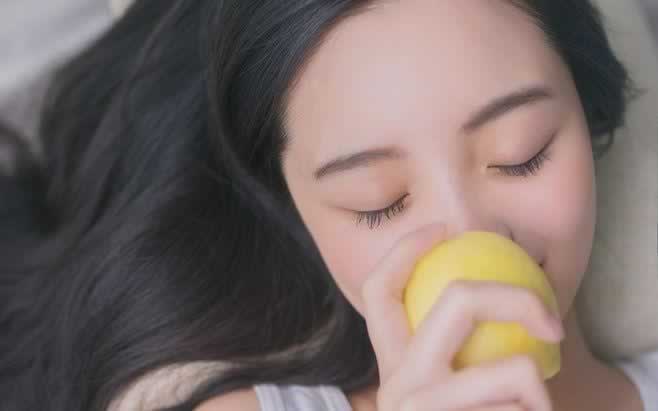 想让他不和你离婚,你就要明白这一点!_嘉待情感