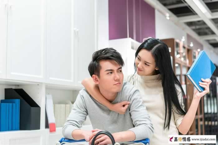 做“舔狗”的男人，暴露出3种卑微的心态_嘉待情感